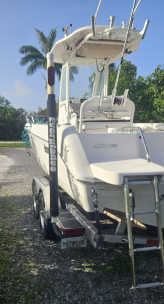 Everglades 230 CC
