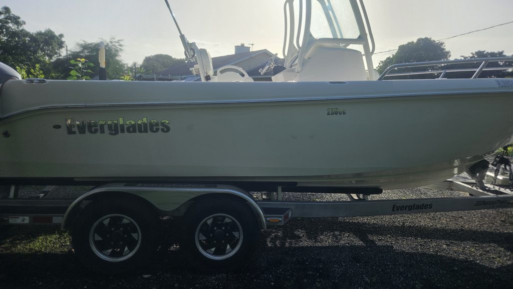Everglades 230 CC